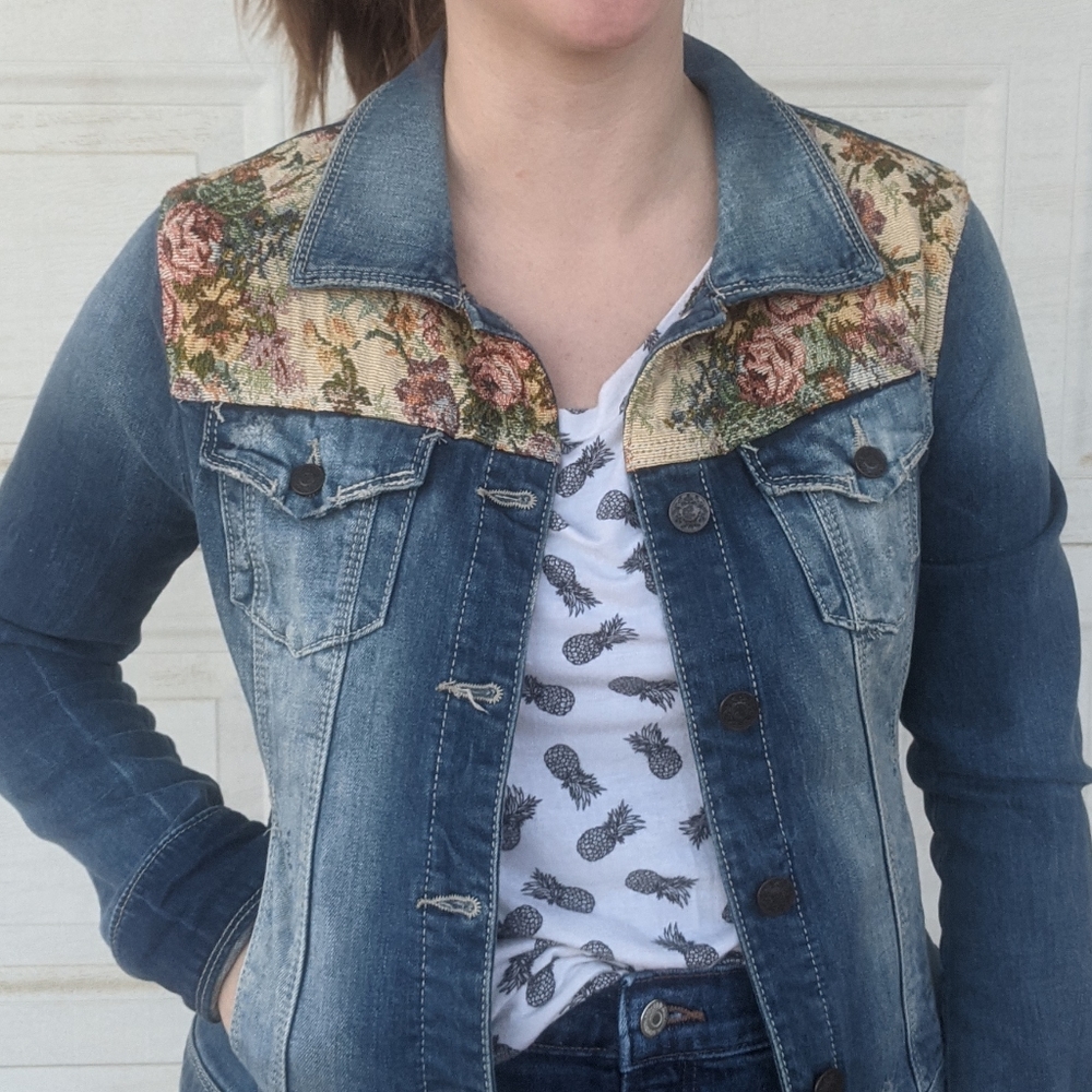Cropped jean jacket with vintage floral